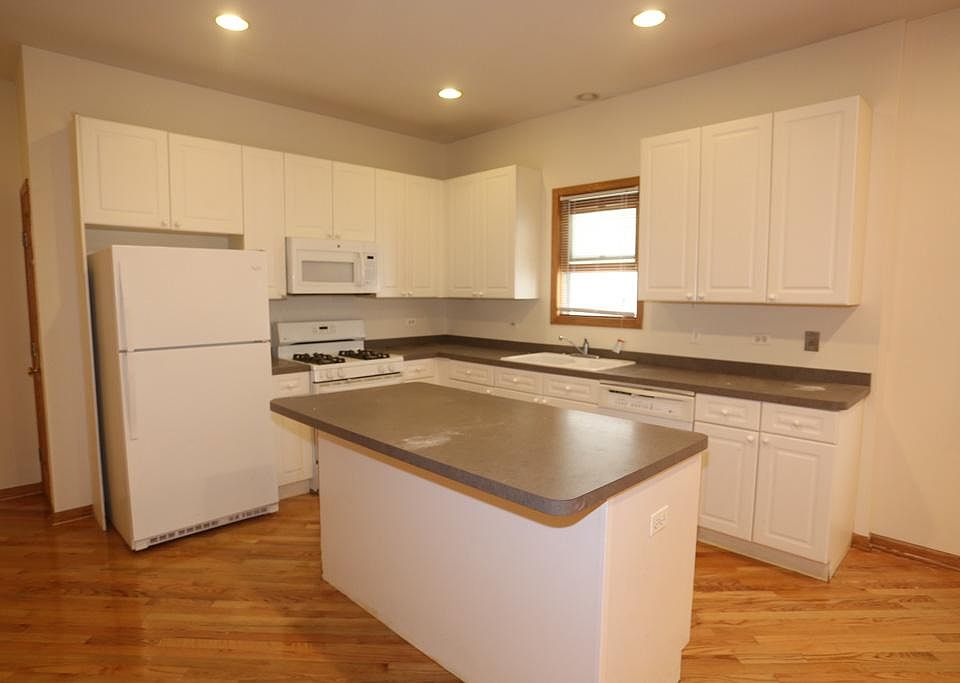 1st image of 2723 N Wayne Ave #1L