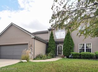 255 Cedarfield Dr, Bartlett, IL 60103