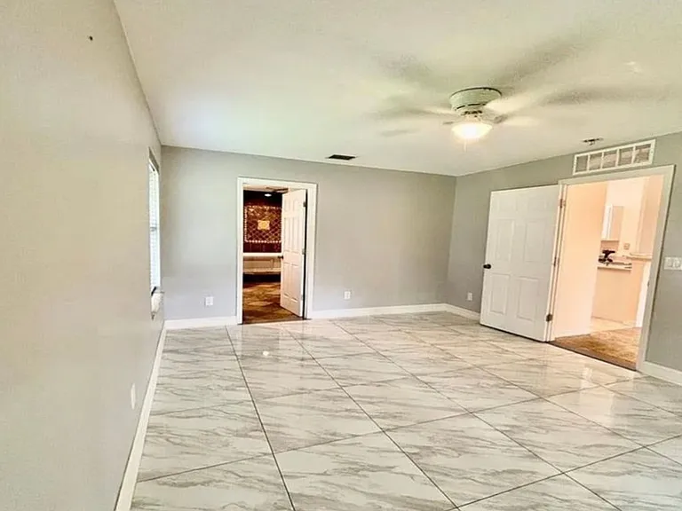 12 Regency Dr — Photo 8