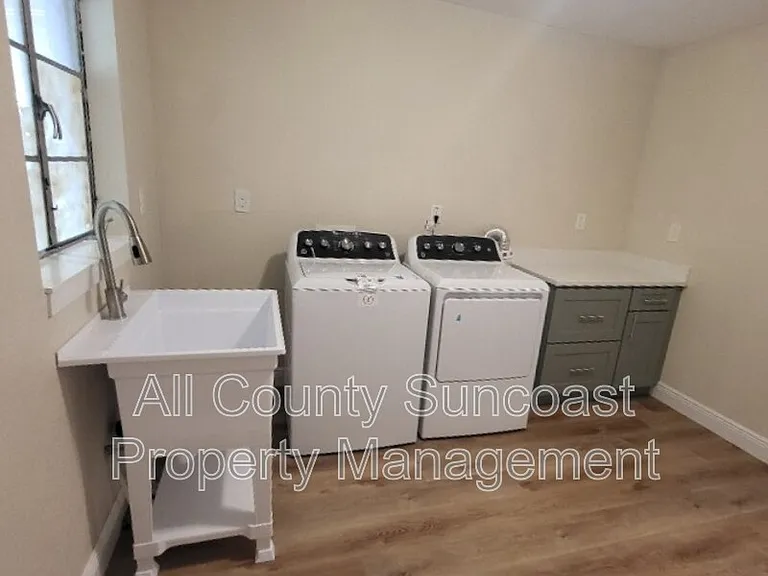 2444 14th Ave S — Photo 7
