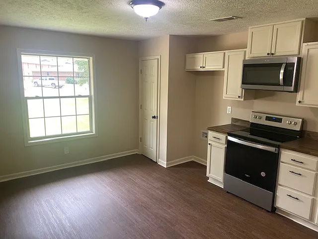3244 Redwood Dr — Photo 8