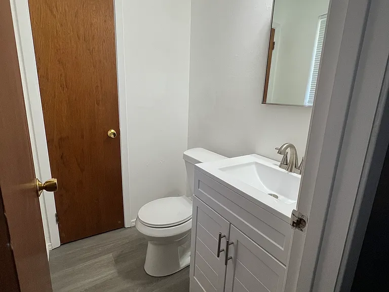 1506 Avenue C — Photo 6