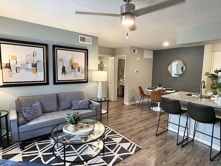 1520 Enclave Pkwy — Photo 19