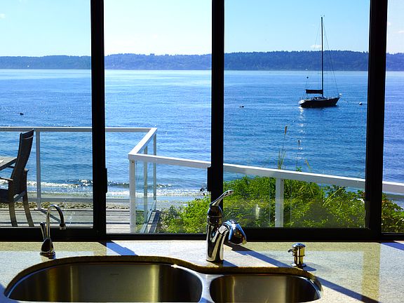 Gourmet view kitchen