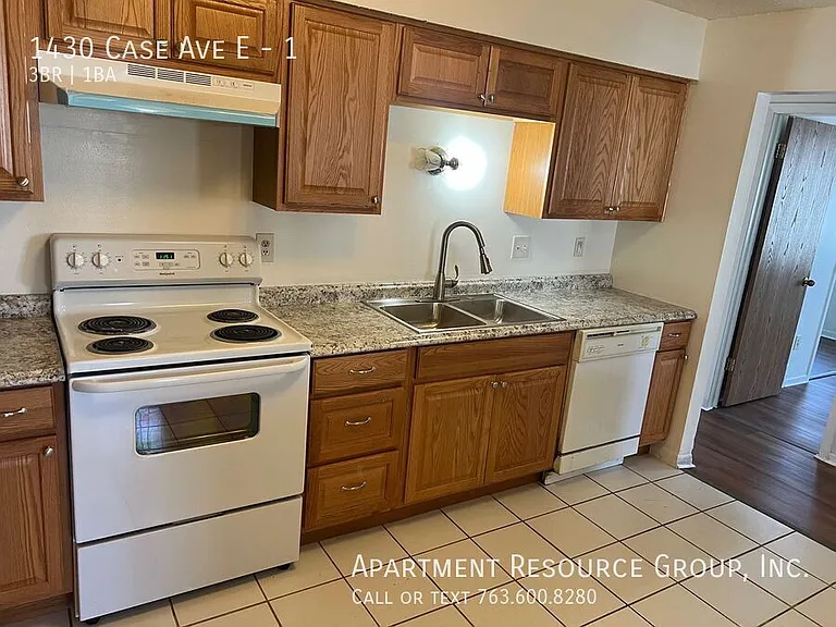 1430 Case Ave E #1 — Photo 6