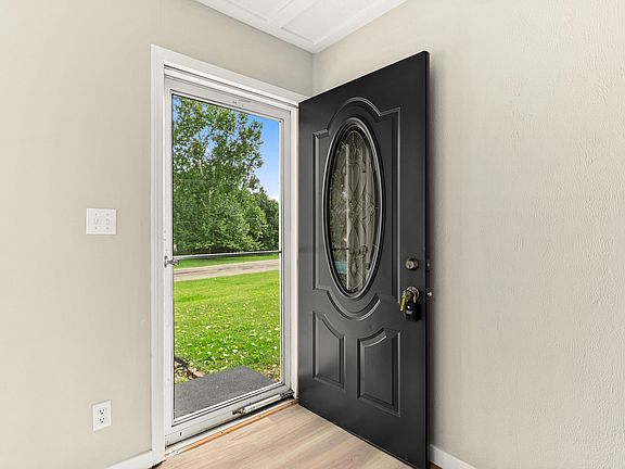 5th image of 5007 N Hamilton Rd