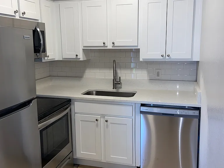 Tara House West Apartments — Photo 6