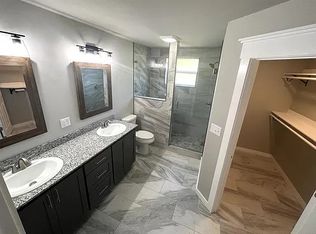 2015 W Sycamore St, Rogers, AR 72758
