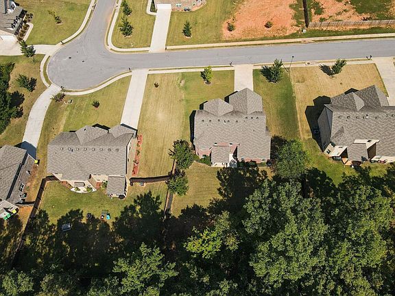 5th image of 217 Tapestry Dr