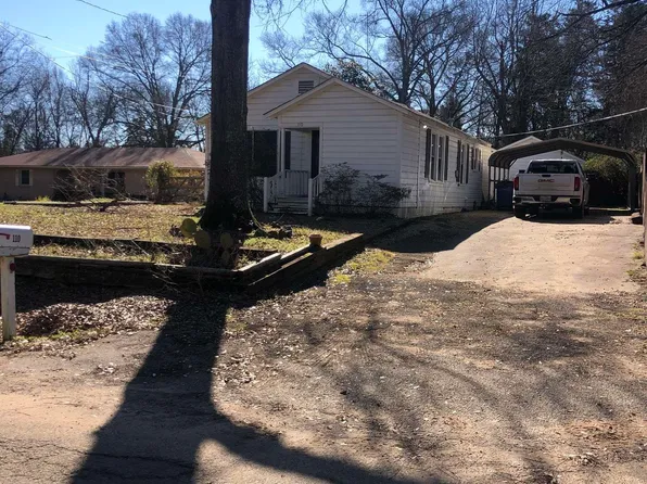 110 E Hughes St, Daingerfield, TX 75638