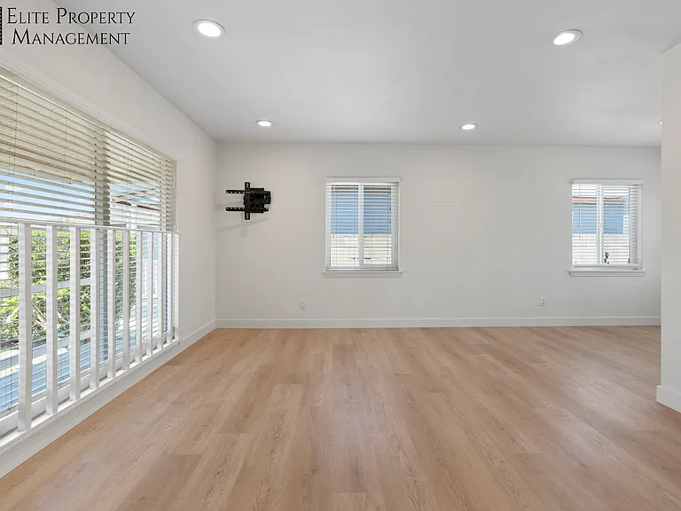 432 S Tajauta Ave — Photo 3