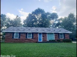 8819 Mayflower Rd, Little Rock, AR 72205