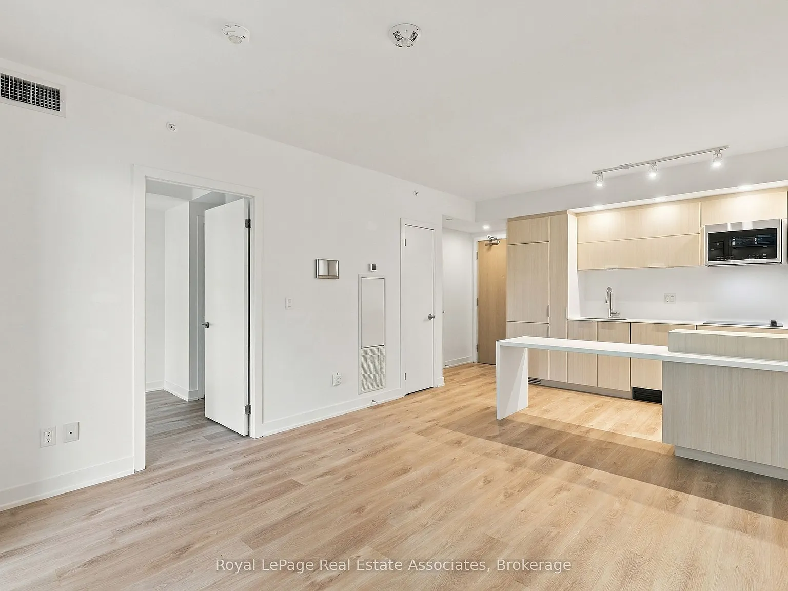 1 bed, $2,300 — Photo 3