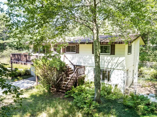 1155 Michigan Ave, Frankfort, MI 49635