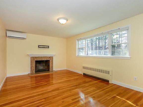 5th image of 83 Azalea Dr