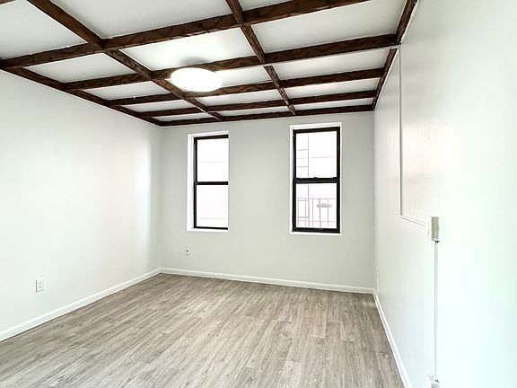 3rd image of 38-18 Astoria Blvd S #11