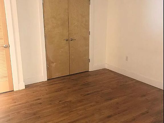 5th image of 613 N Lombardy St