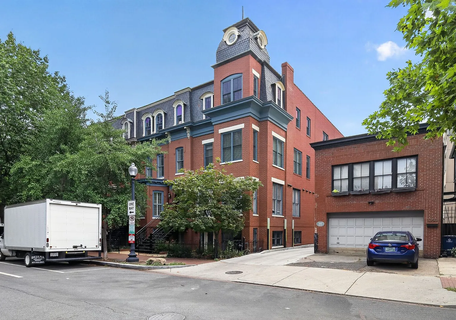 Beautiful 1 bed, 1.5 bath condo near Logan Circle — Photo 3
