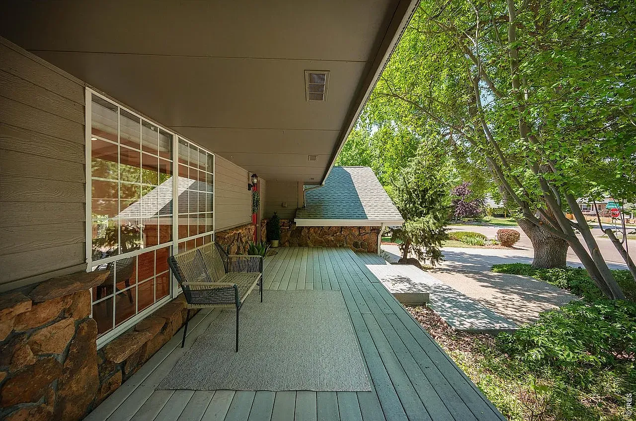 3 bed, 2331 sqft, $1,000 — Photo 4