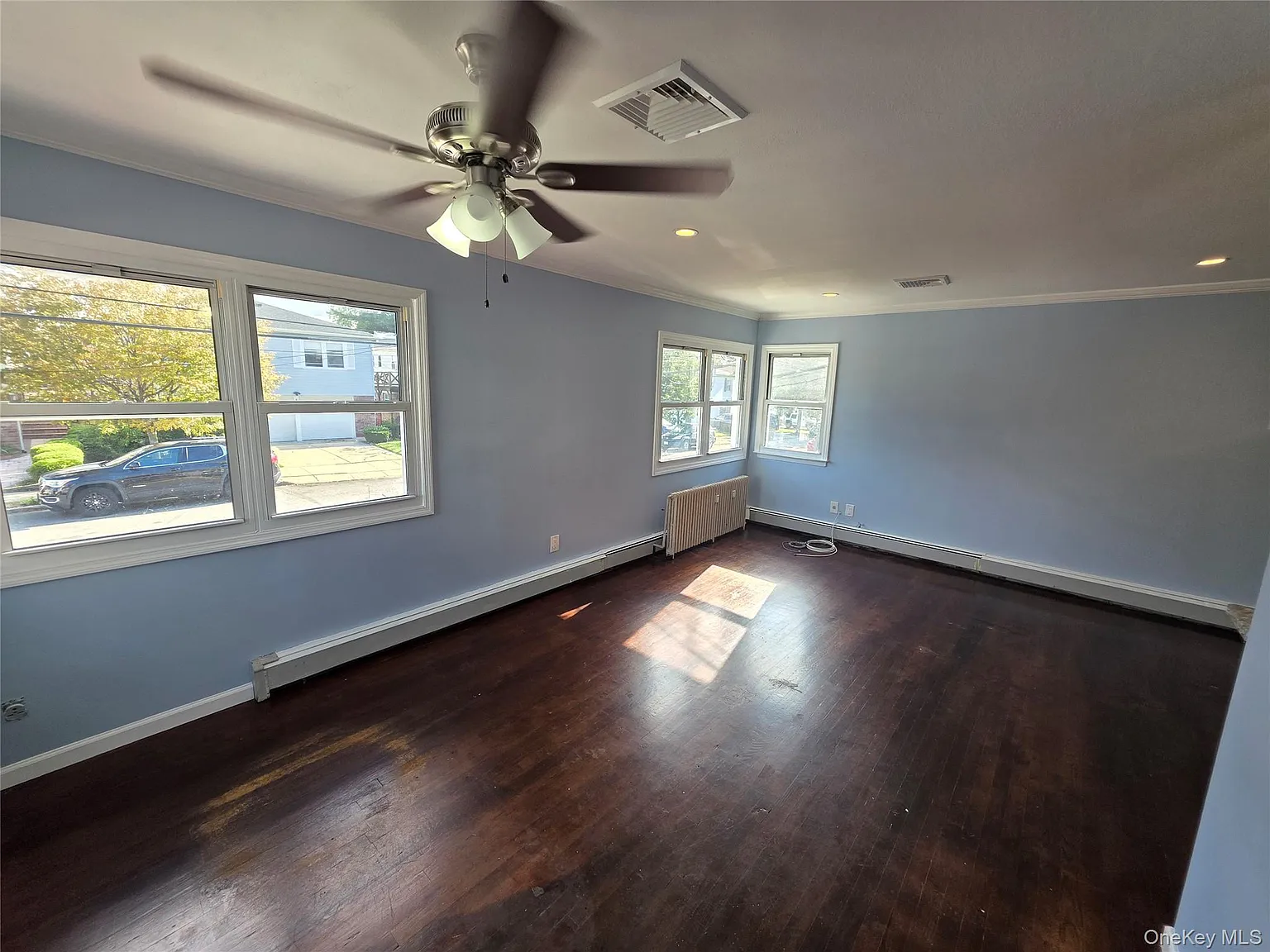 3 bed, 1.0 bath, 1120 sqft, $3,200 — Photo 3