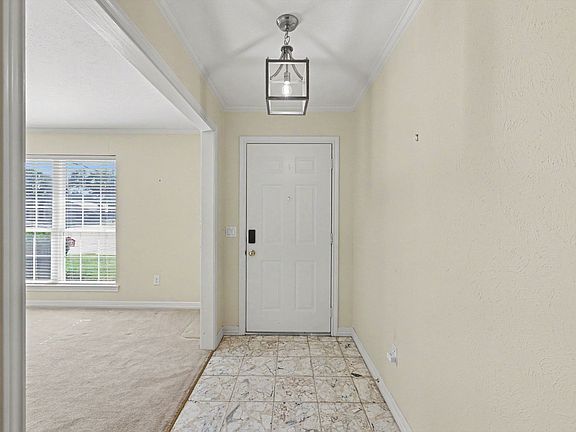 5th image of 2417 Peachtree Ln