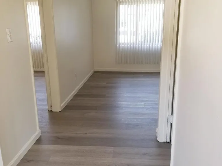 140 E Pearl St — Photo 6