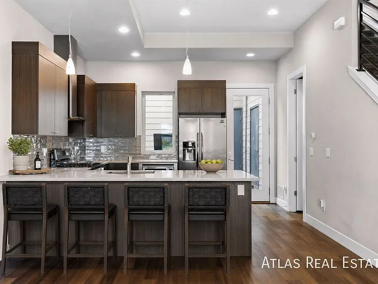 4132 E 35th Ave — Photo 5