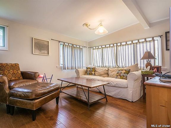 4th image of 358 Glenerie Blvd