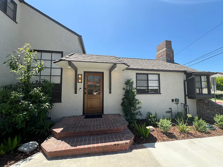 108 N Canyon Blvd — Photo 2