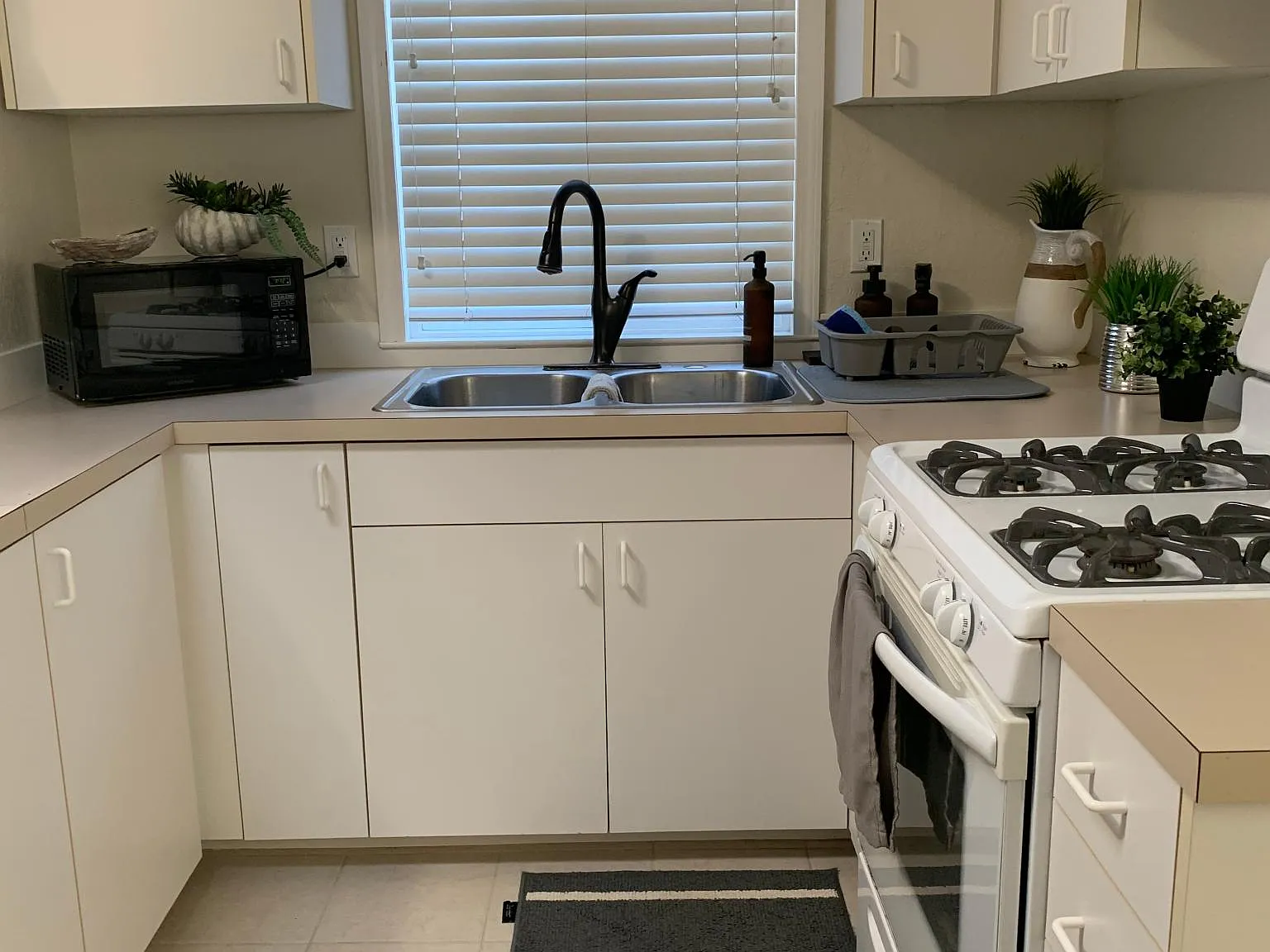 1 bed, 600 sqft, $2,975 — Photo 3