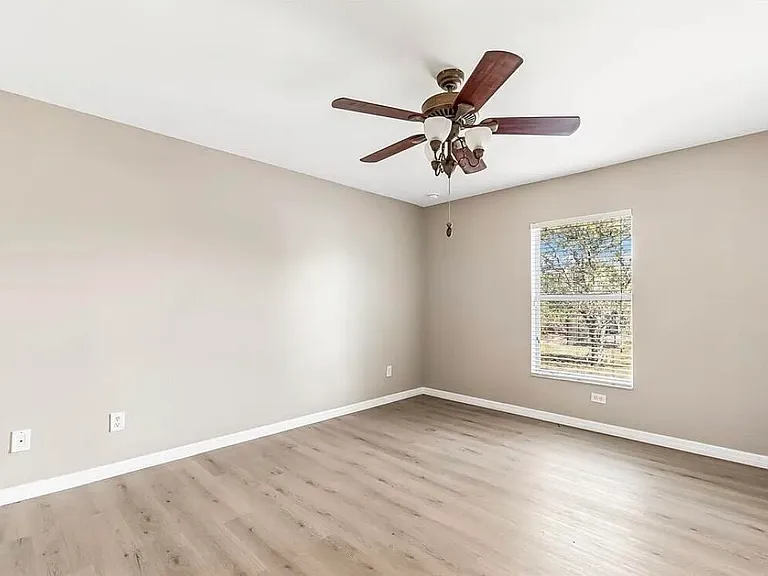 9792 Deerfoot Dr — Photo 3