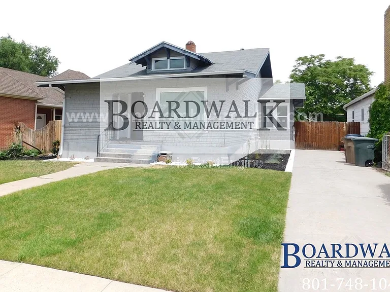 657 E Warnock Ave — Photo 3