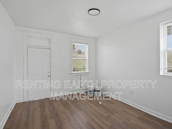 5th image of 3127 Clay Ave