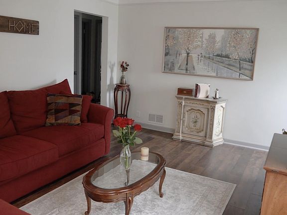 Spacious living room