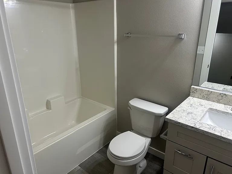 4501 NE Everett Dr — Photo 8