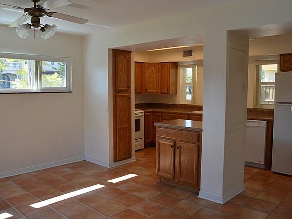 4th image of 526 Suwanee Cir