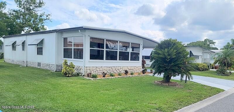 1st image of 1007 Oriole Cir