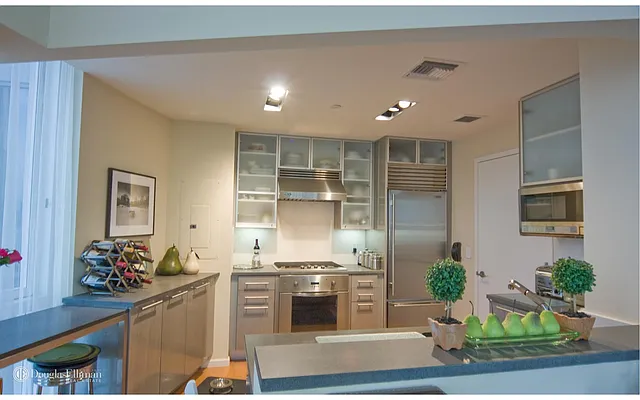 Rented by Douglas Elliman | media 26