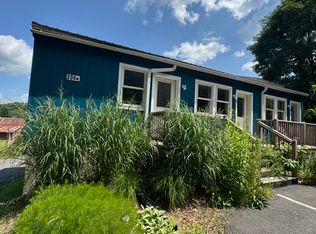 206 Main St #3R, Haydenville, MA 01039