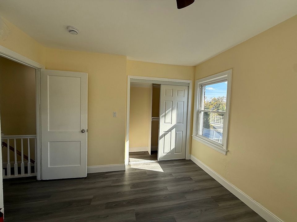 1st image of 301 18th Pl NE #2