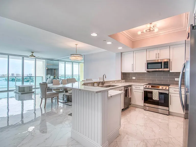 2650 Lake Shore Dr #2303 — Photo 3
