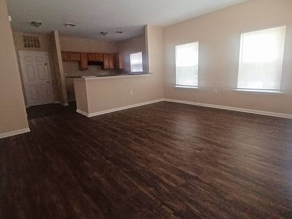 3rd image of 1403 W 25th St