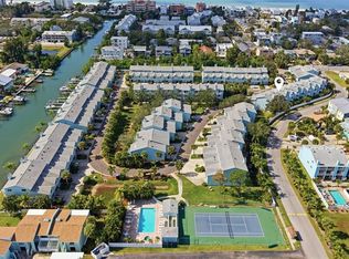 524 Garland Cir, Indian Rocks Beach, FL 33785