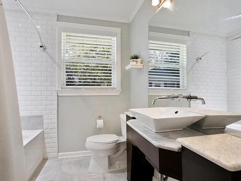 17 Central Dr — Photo 4