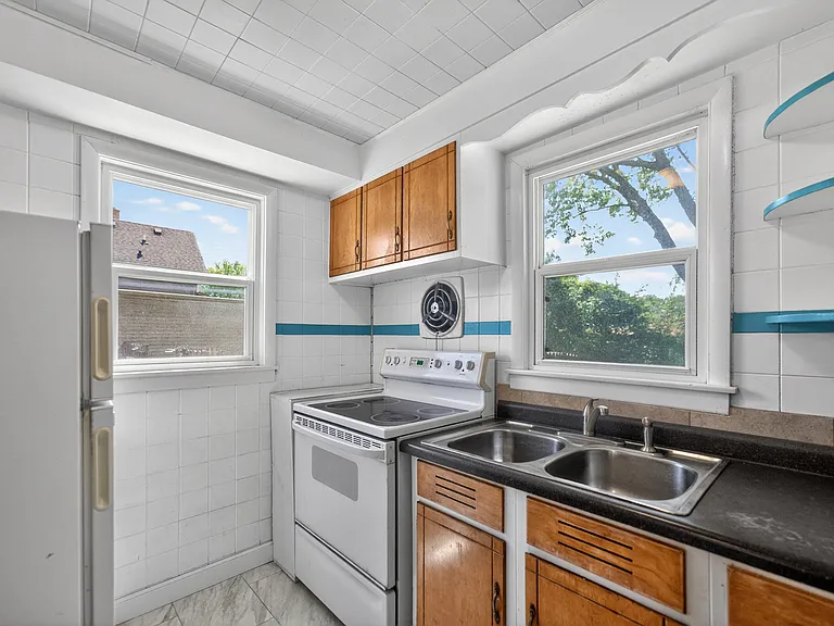 221 Ellen St #221 — Photo 5