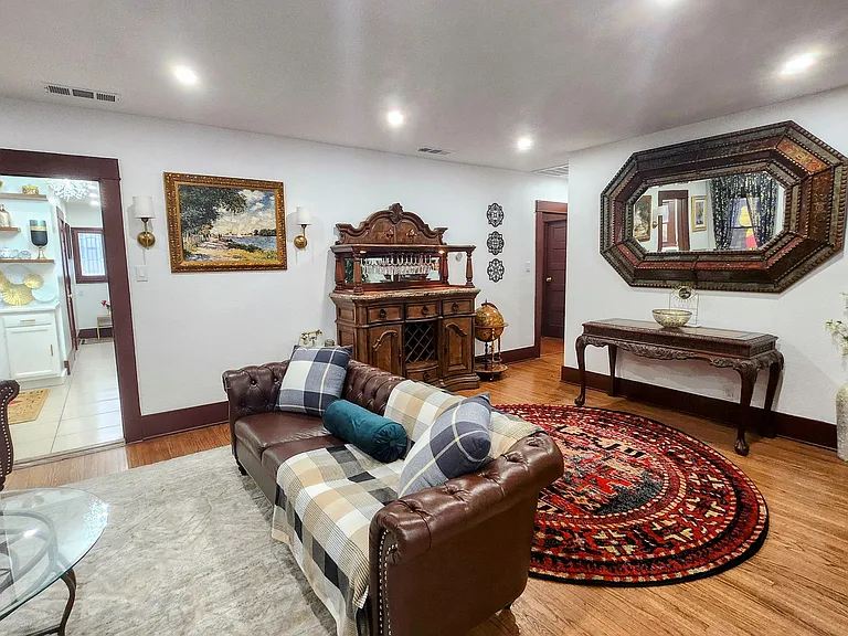 616 W Chapman Ave — Photo 62