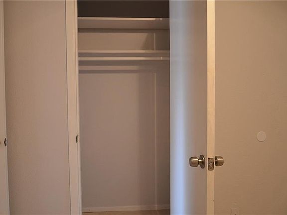 4th image of 5812 Cedardale Dr