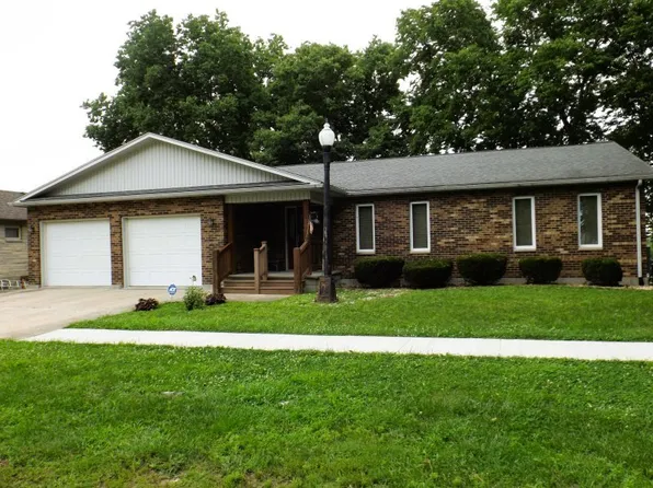 102 W Riverside Dr, Prophetstown, IL 61277