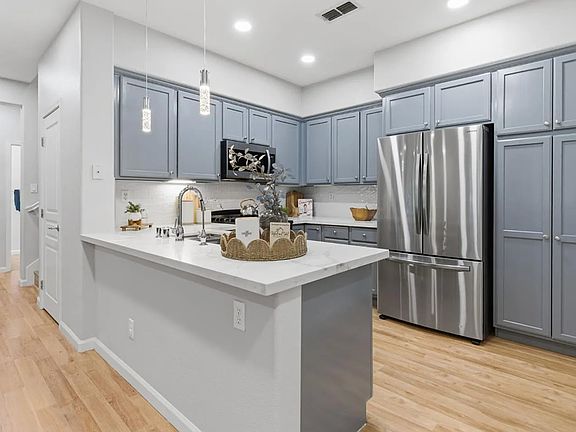 2nd image of 166 W Luna Loca Ln