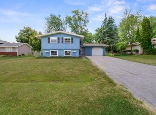3320 Windy Hill Rd, Crown Point, IN 46307